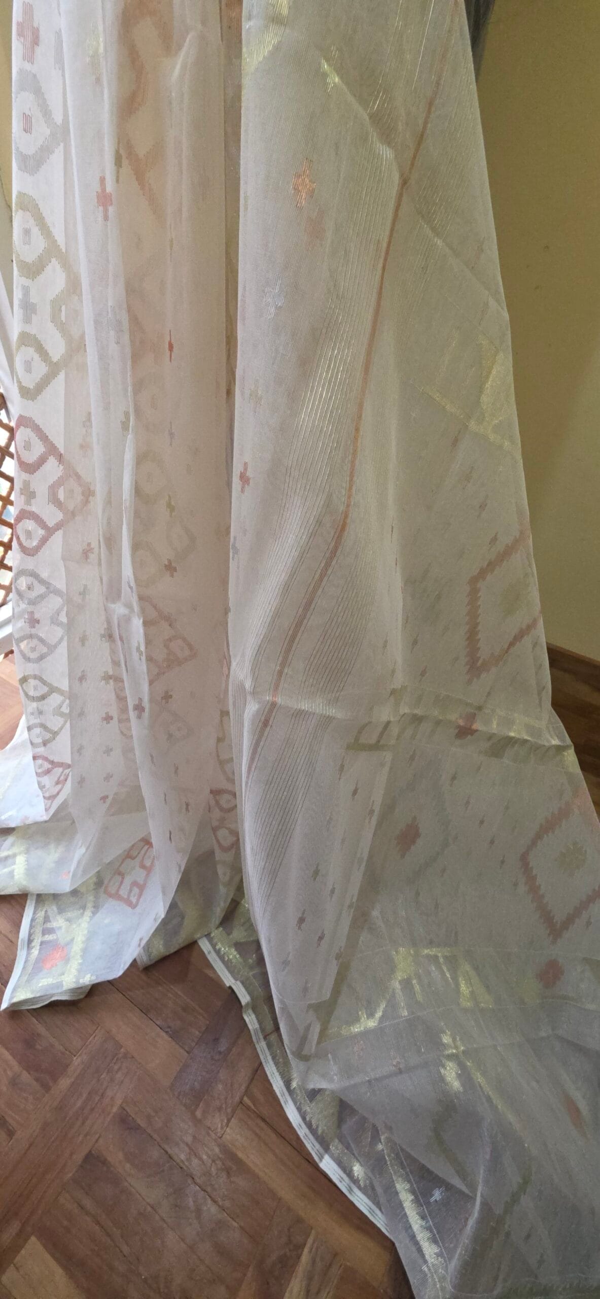 Pure Dhakai-Jamdani Half Silk Saree - Image 6