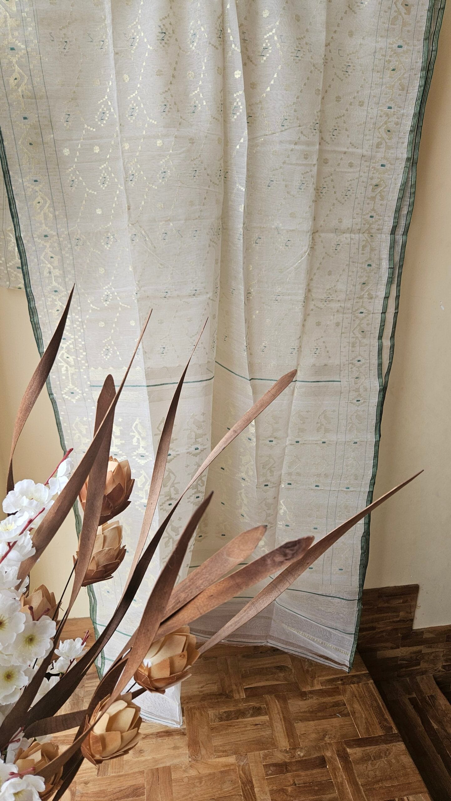 Pure Dhakai-Jamdani Half Silk Saree - Image 9