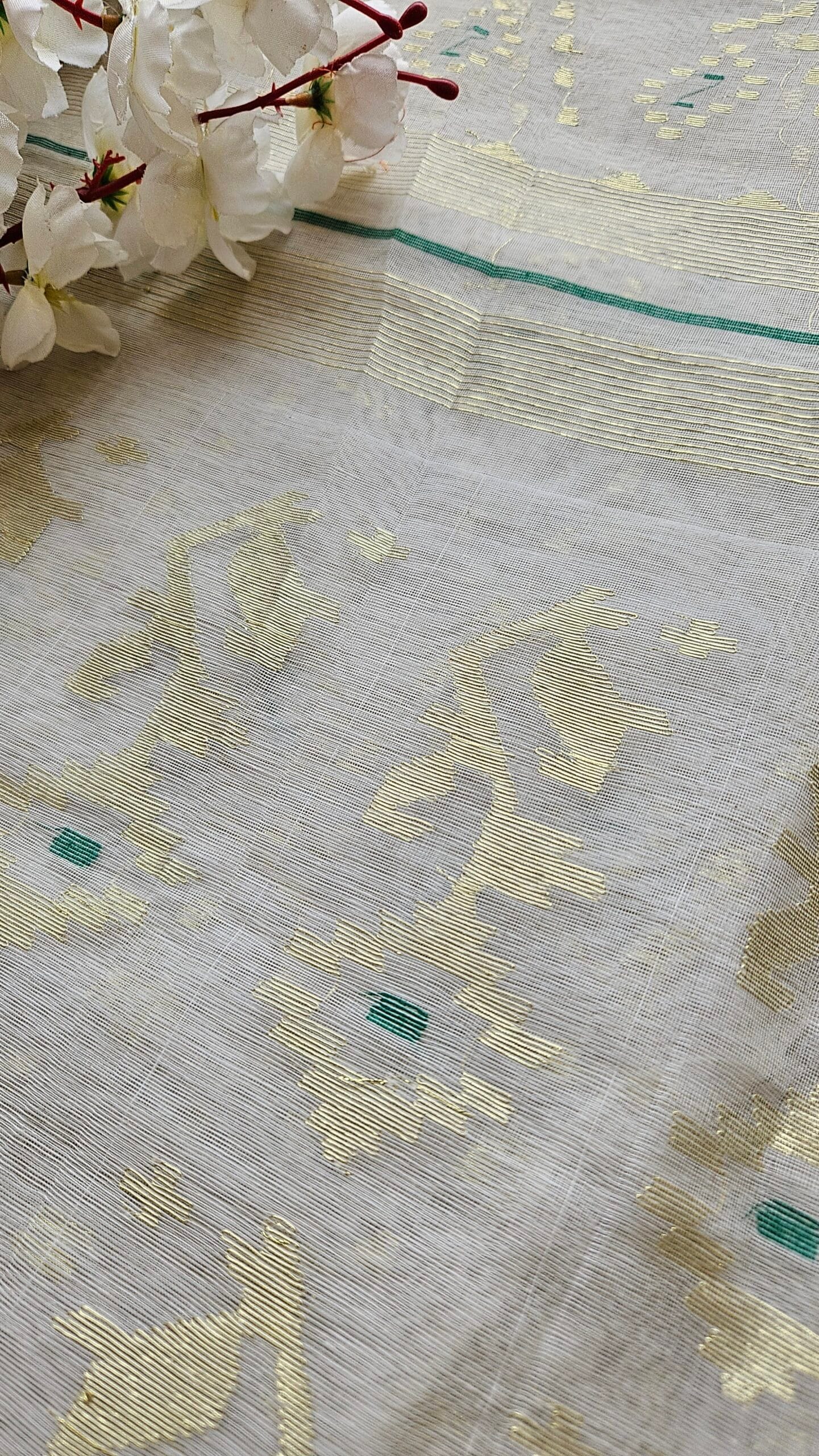 Pure Dhakai-Jamdani Half Silk Saree - Image 8