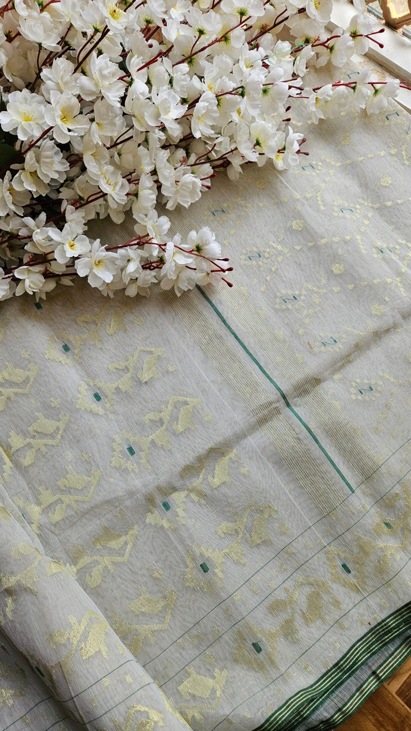 Pure Dhakai-Jamdani Half Silk Saree - Image 16