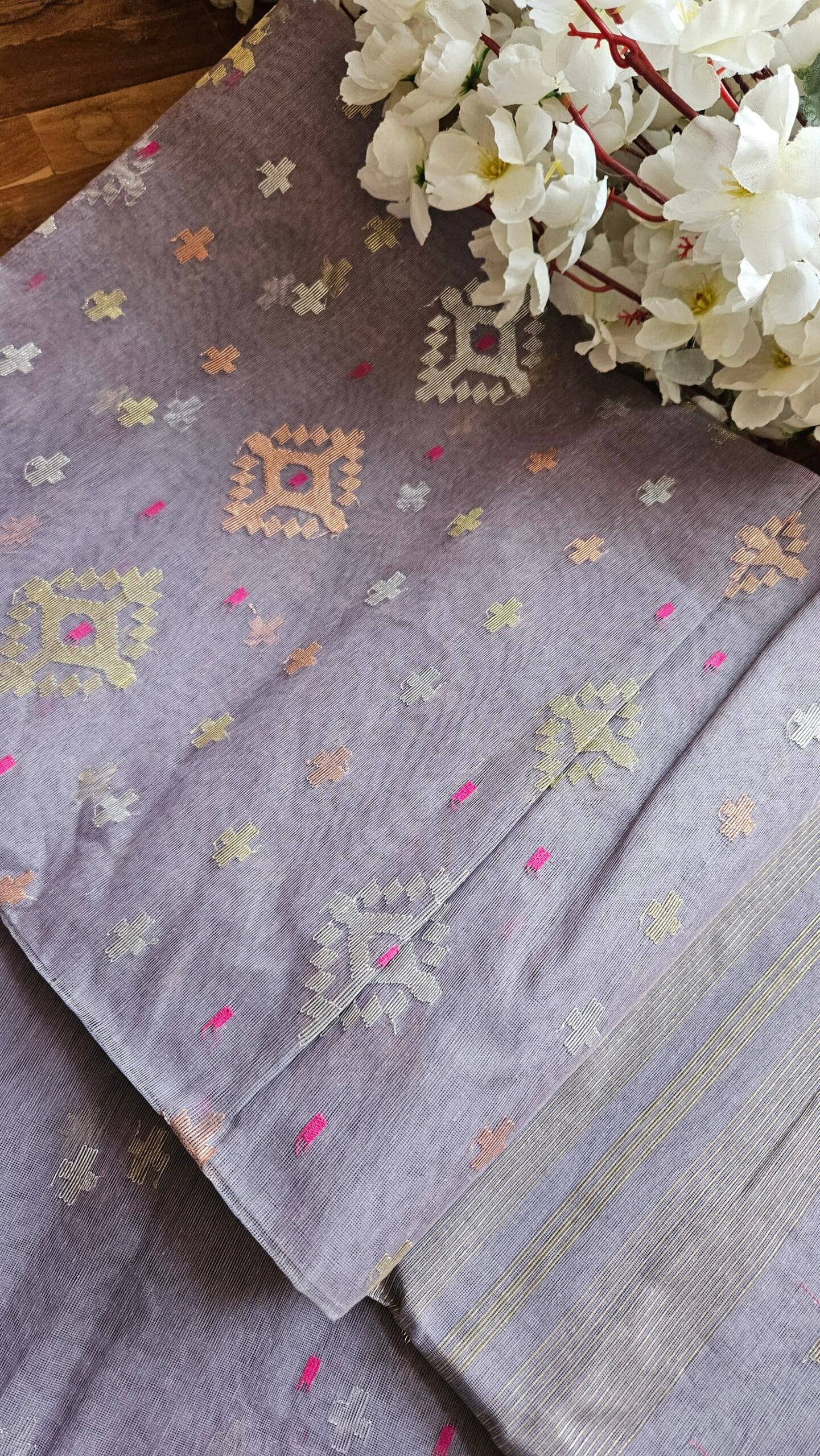 Pure Dhakai-Jamdani Half Silk Saree - Image 4