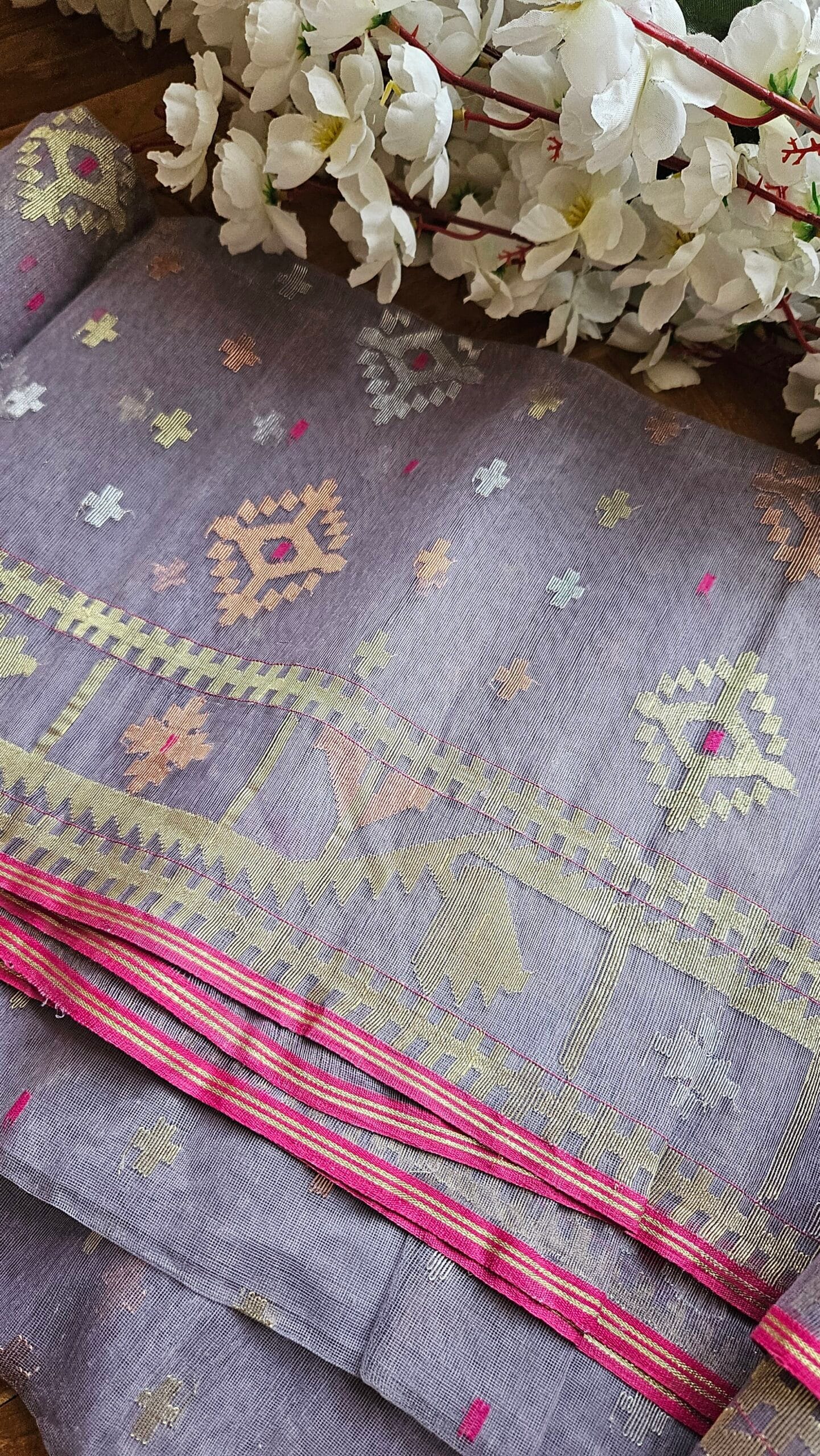 Pure Dhakai-Jamdani Half Silk Saree - Image 9