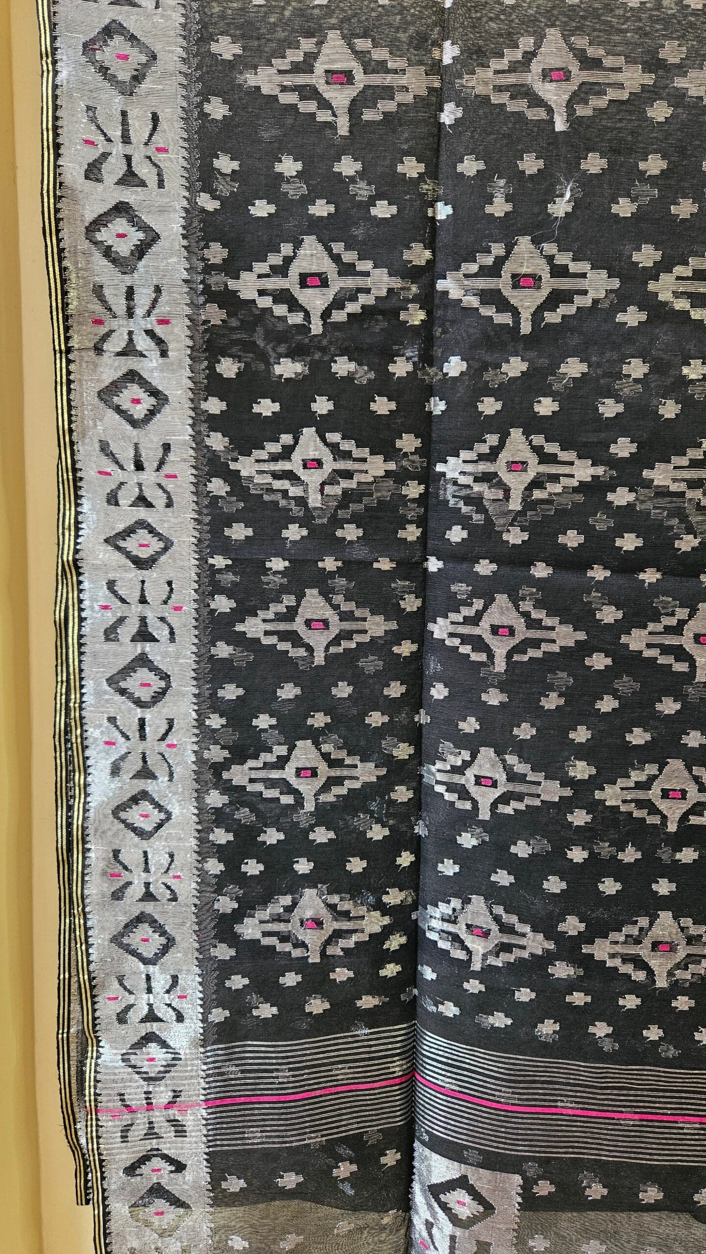 Pure Dhakai-Jamdani Half Silk Saree - Image 6