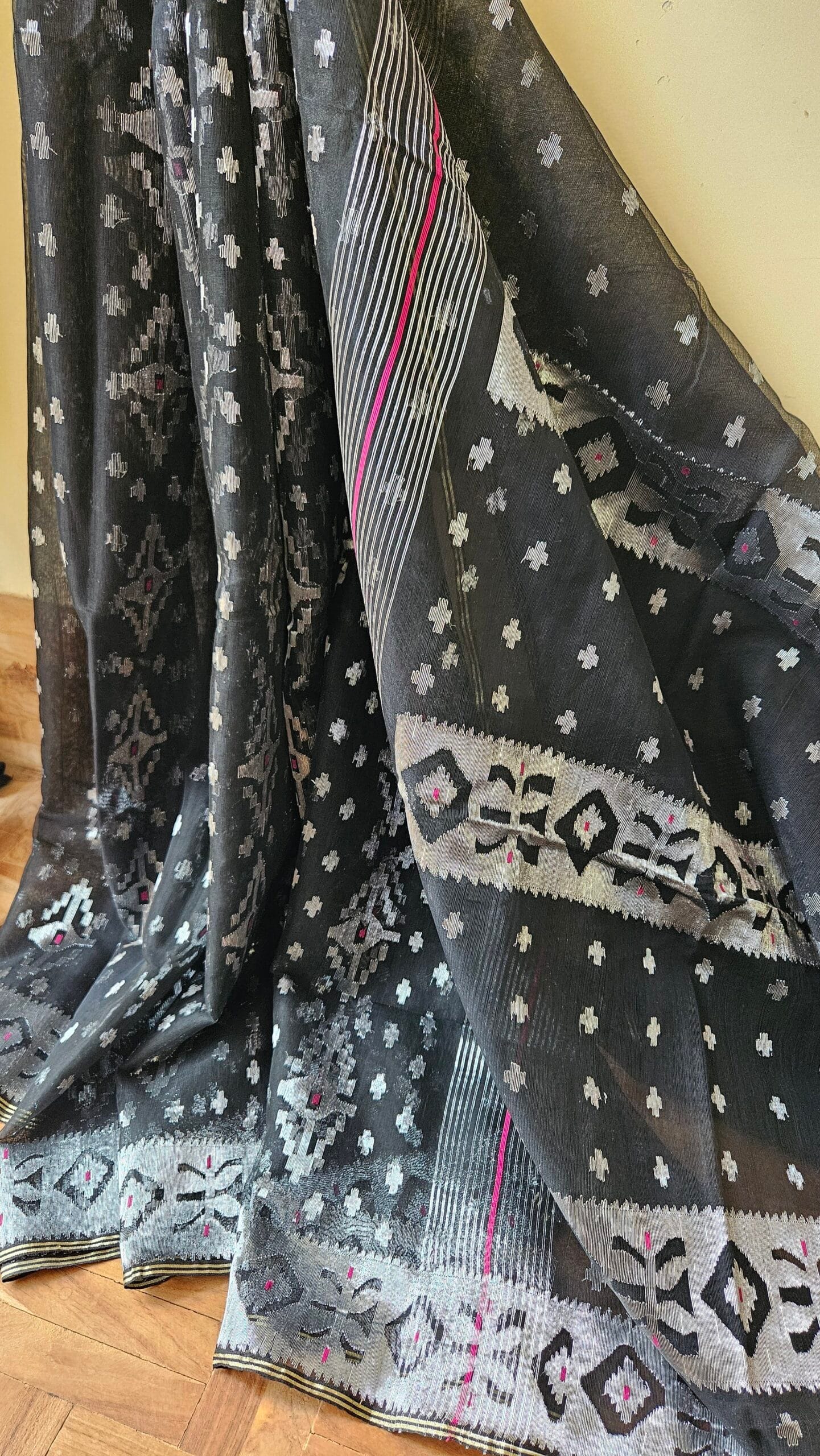 Pure Dhakai-Jamdani Half Silk Saree - Image 3