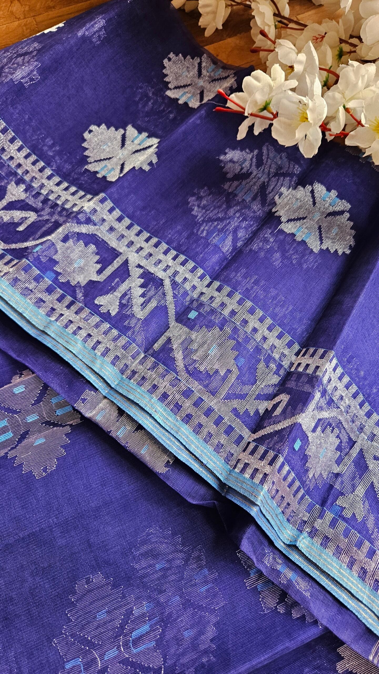 Pure Dhakai-Jamdani Half Silk Saree - Image 6