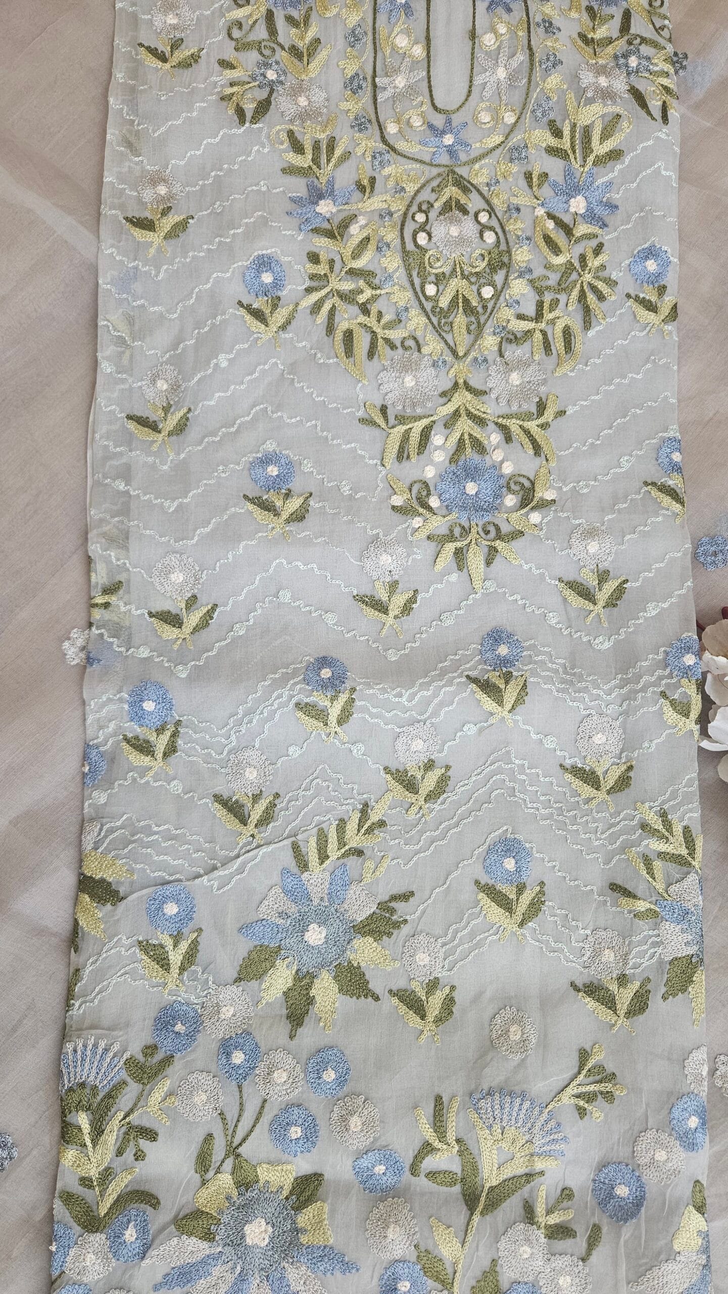 Pure Dhakai Muslin-Organza Suit - Image 4