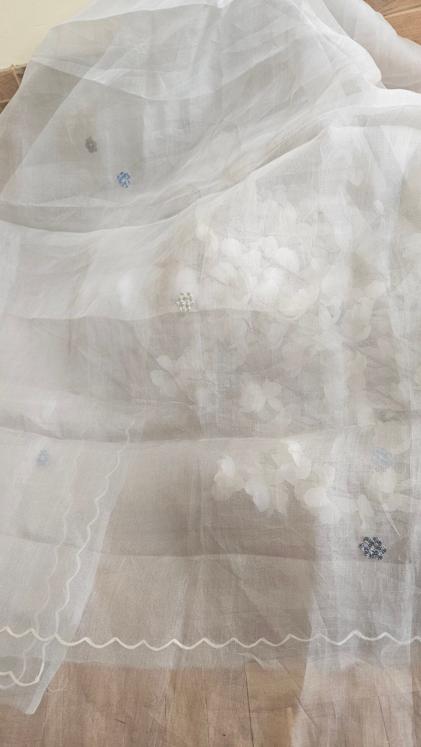 Pure Dhakai Muslin-Organza Suit - Image 7